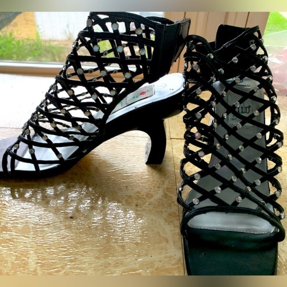 Black Caged Heels Sz 7 Whimsy Glam Rhinestone Flirty Strappy Statement Shoes